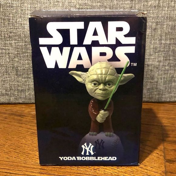 NY YANKEES Yoda Bobblehead #2 New York Yankees SGA NIB 5/25/2022 - Picture 1 of 13